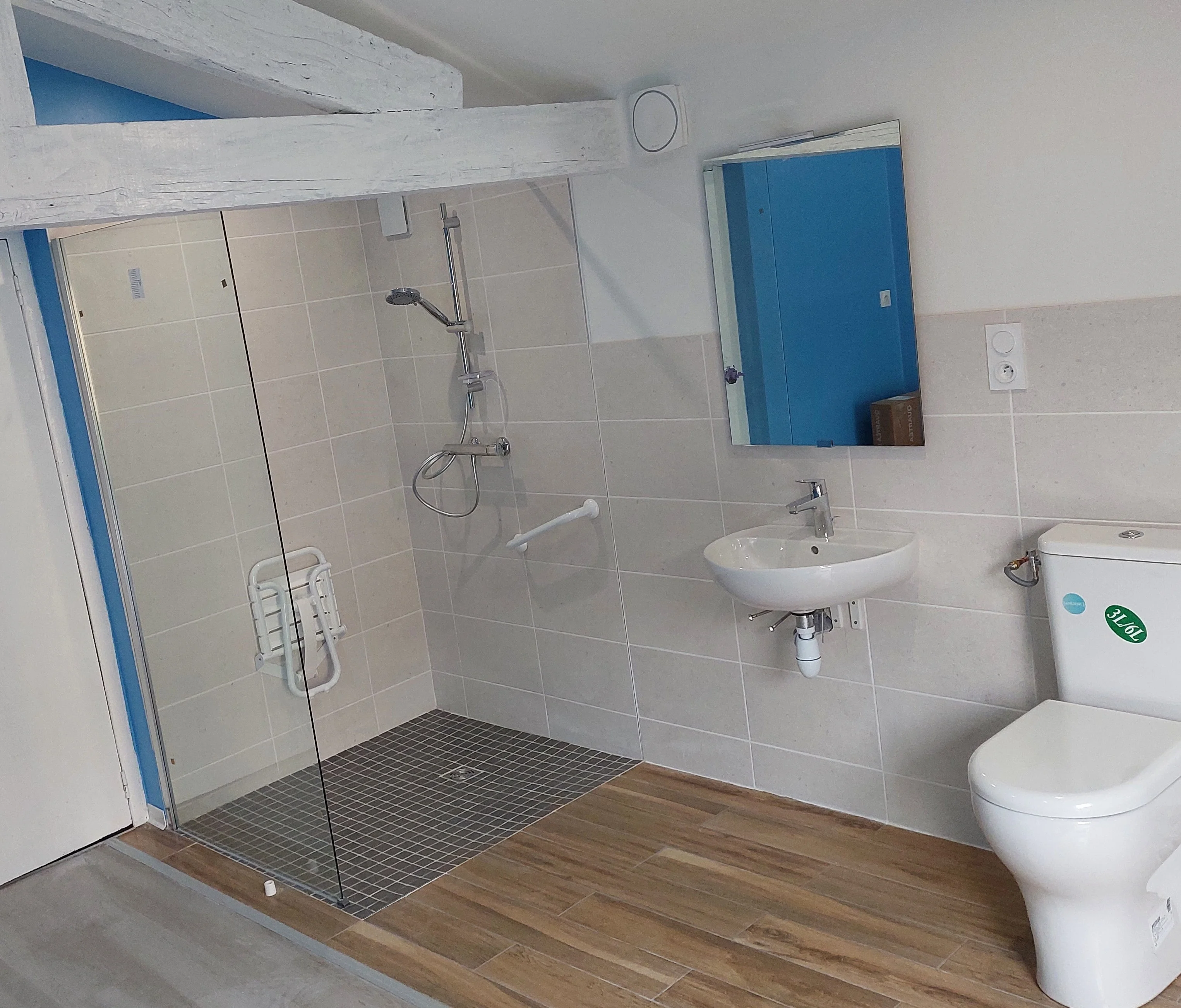 Travaux de pose de carrelage réalisés par Handibat